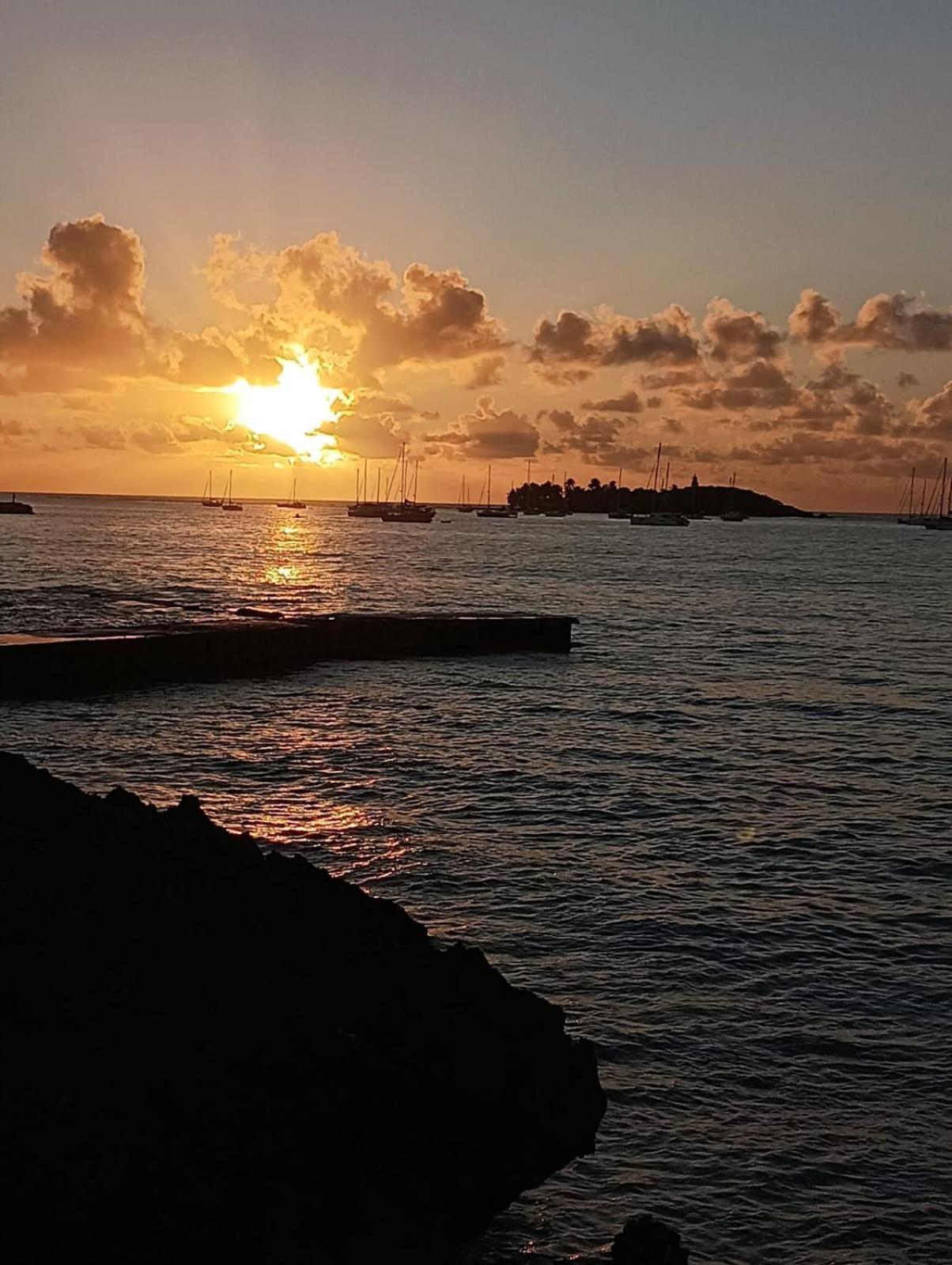 F1 Vue Mer, Acces Plage, En Centre-ville *